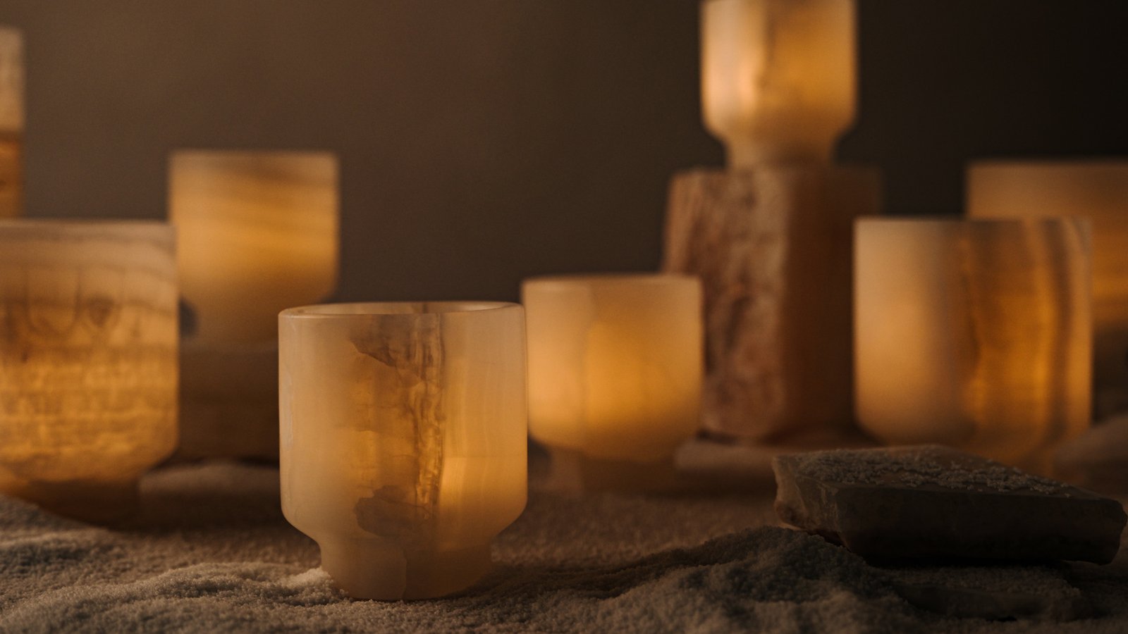 White-Onyx-Glow-02-web